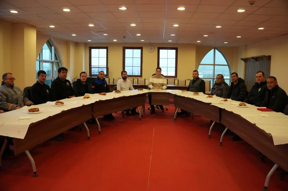 BAŞKAN AYNACI, ZABITA PERSONELİYLE BULUŞTU